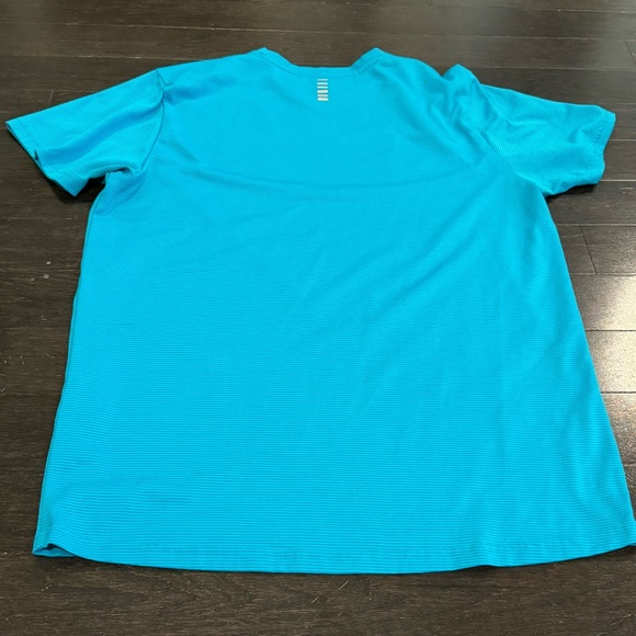 Under Armour running t-shirt - Picture 3 of 3